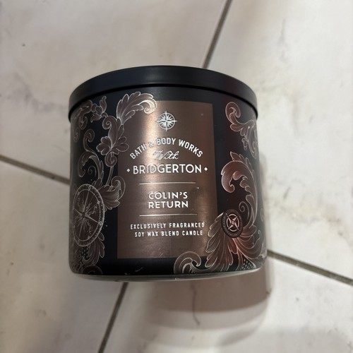 Bath body works candle - body,